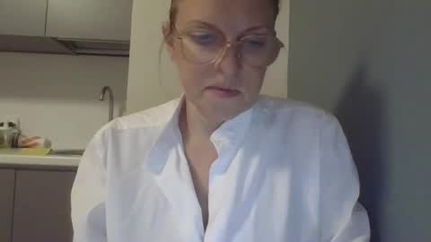 evaglad online show from September 2025 03:57:01 PM