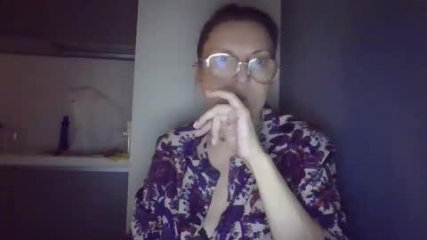 evaglad online show from September 2025 04:54:01 PM