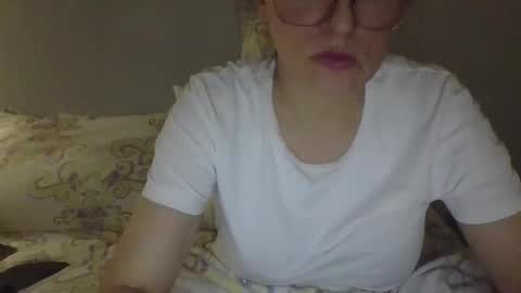 evaglad online show from September 2025 04:56:02 PM