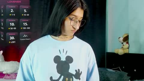 Evah Lee online show from December 2025 04:09:01 AM