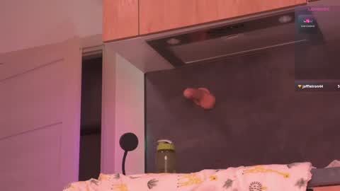 Eva here Wednesday till Sunday online show from January 2025 01:08:01 PM