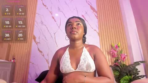 EvaJohnss online show from October 2025 12:35:01 PM