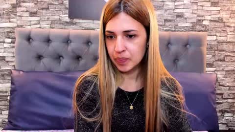 Snapshot of evaloviaa_ chatting on January 2025 02:25:01 PM Eva online show from January 2025 02:25:01 PM