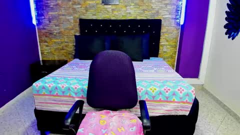 Snapshot of evaloviaa_ chatting on February 2025 01:31:02 PM Eva online show from February 2025 01:31:02 PM