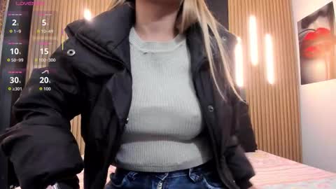 Snapshot of evaloviaa_ chatting on February 2026 01:18:02 PM Eva online show from February 2026 01:18:02 PM