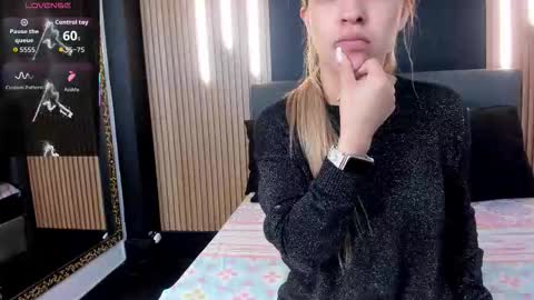 Snapshot of evaloviaa_ chatting on February 2026 01:40:01 PM Eva online show from February 2026 01:40:01 PM