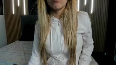 Snapshot of evaloviaa_ chatting on February 2026 04:24:02 AM Eva online show from February 2026 04:24:02 AM