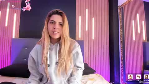 Snapshot of evaloviaa_ chatting on June 2026 01:54:01 PM Eva online show from June 2026 01:54:01 PM