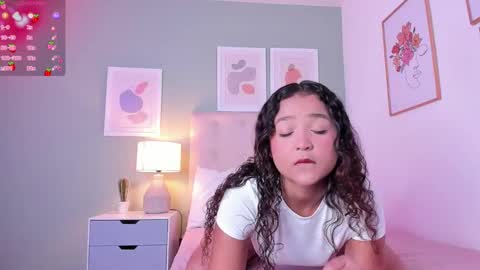 Snapshot of evalunna__ chatting on October 2025 08:28:01 PM Eva Luna online show from October 2025 08:28:01 PM