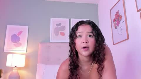 Snapshot of evalunna__ chatting on October 2025 08:19:02 PM Eva Luna online show from October 2025 08:19:02 PM