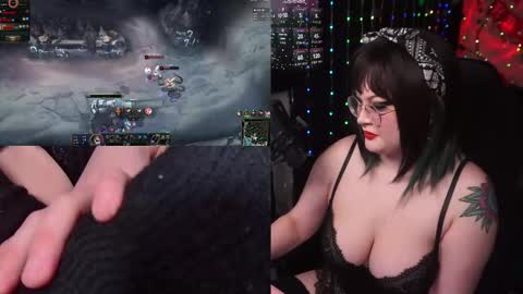 Eva  online show from November 2025 02:43:02 AM