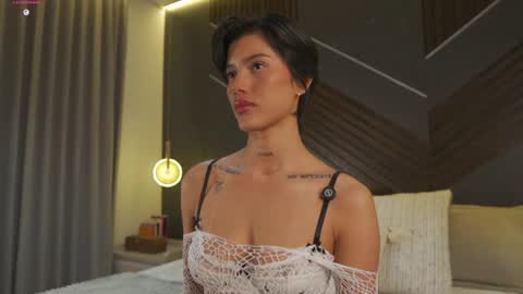 Snapshot of evamorettii chatting on June 2026 05:35:02 PM Eva Moretti online show from June 2026 05:35:02 PM