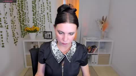 Evanessa online show from April 2026 10:57:01 AM