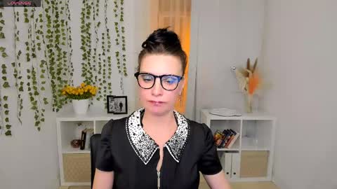 Evanessa online show from April 2026 10:31:01 AM