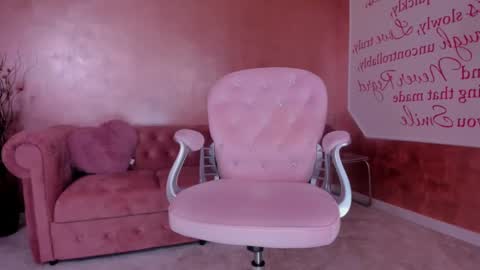 Snapshot of evanew_ chatting on February 2025 12:09:01 AM Eva online show from February 2025 12:09:01 AM