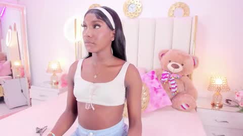 evangelin_ts online show from October 2025 01:32:01 PM