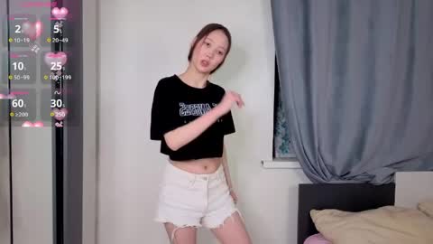 Snapshot of evangelinakovacevic chatting on June 2026 04:13:02 PM Hello im Lia online show from June 2026 04:13:02 PM