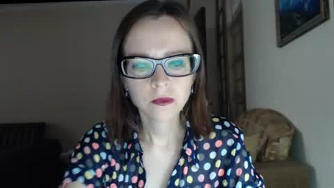 Snapshot of evangeline06 chatting on June 2026 08:11:02 AM YourMistress online show from June 2026 08:11:02 AM