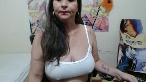 Snapshot of evangelinhotxxx33 chatting on December 2024 12:22:01 AM Eva online show from December 2024 12:22:01 AM