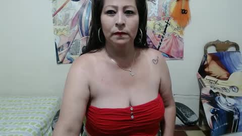 Snapshot of evangelinhotxxx33 chatting on January 2025 09:08:02 PM Eva online show from January 2025 09:08:02 PM