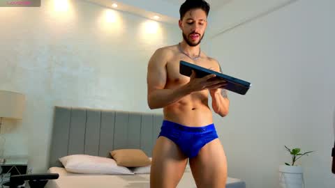 E V A N S online show from May 2026 12:51:02 AM