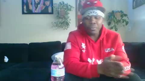 evanschris2048 online show from December 2025 10:15:01 PM