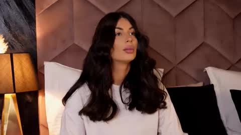 EvaRhea online show from September 2025 02:49:02 AM