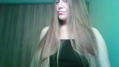 evasapples2026 online show from April 2026 11:22:02 PM