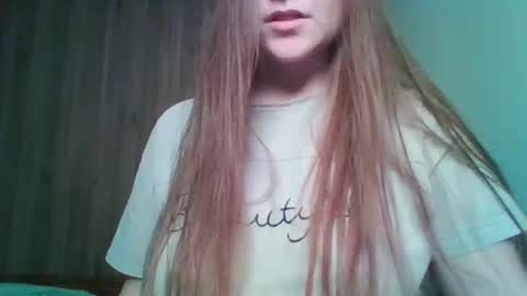 evasapples2026 online show from May 2026 12:00:01 PM