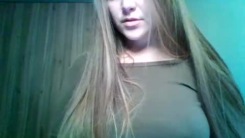 evasapples2026 online show from June 2026 09:27:02 PM