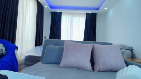  EVA LUNA online show from October 2025 06:19:01 PM