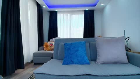  EVA LUNA online show from November 2025 07:03:01 PM