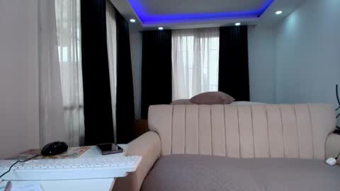  EVA LUNA online show from February 2026 04:04:01 PM