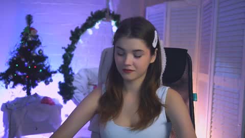 Snapshot of evathopson chatting on December 2024 08:18:02 AM Eva next stream - - 1600 UTC2000 online show from December 2024 08:18:02 AM