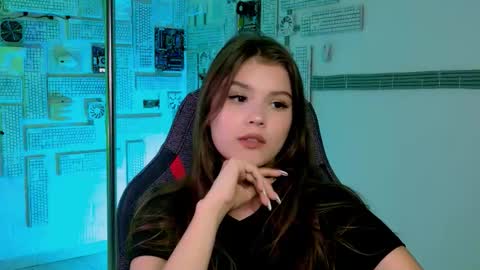 Snapshot of evathopson chatting on September 2025 12:09:02 PM Eva next stream - - 1600 UTC2000 online show from September 2025 12:09:02 PM