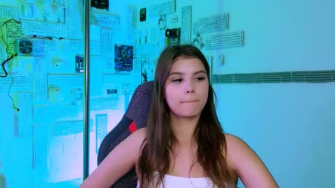 Snapshot of evathopson chatting on September 2025 11:04:01 AM Eva next stream - - 1600 UTC2000 online show from September 2025 11:04:01 AM