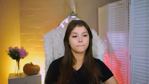 Snapshot of evathopson chatting on November 2025 10:47:01 AM Eva next stream - - 1600 UTC2000 online show from November 2025 10:47:01 AM