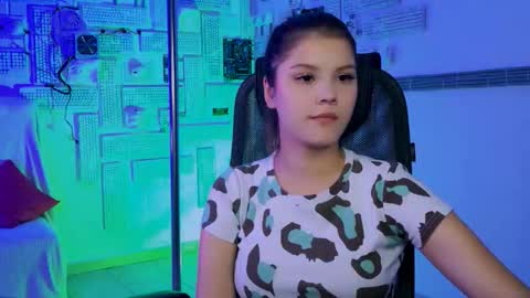 Snapshot of evathopson chatting on November 2025 10:26:02 AM Eva next stream - - 1600 UTC2000 online show from November 2025 10:26:02 AM