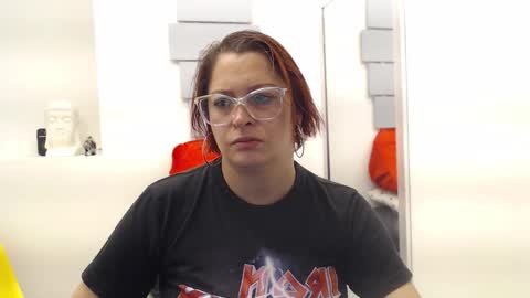 Eva Twiss online show from November 2025 11:22:01 AM