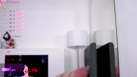 Snapshot of evawarenn chatting on February 2026 01:59:02 AM Carolina online show from February 2026 01:59:02 AM