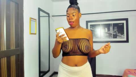 Snapshot of evaxemma chatting on October 2025 01:33:02 PM Eva And Emmanuel online show from October 2025 01:33:02 PM