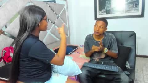 Eva And Emmanuel online show from March 2026 01:18:01 PM