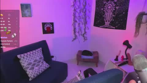 Eve Jane  online show from November 2025 06:52:01 PM