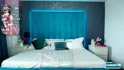 eveeevian online show from November 2025 09:53:02 AM