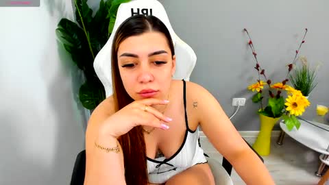 eveeevian online show from April 2026 11:12:01 AM