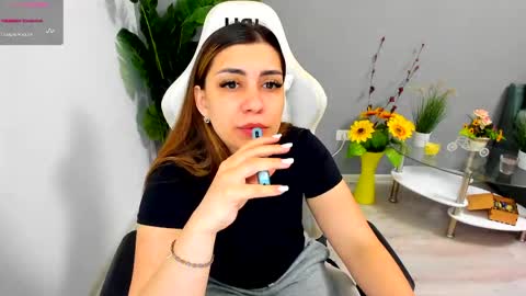 eveeevian online show from May 2026 08:28:02 PM