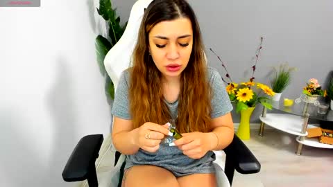 eveeevian online show from June 2026 01:44:01 PM