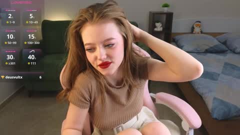 Snapshot of eveleen_soleen chatting on December 2024 07:43:01 PM Eveleen online show from December 2024 07:43:01 PM