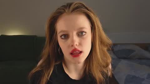 Snapshot of eveleen_soleen chatting on January 2025 08:37:02 PM Eveleen online show from January 2025 08:37:02 PM