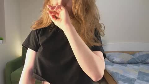 Snapshot of eveleen_soleen chatting on January 2025 11:40:02 PM Eveleen online show from January 2025 11:40:02 PM